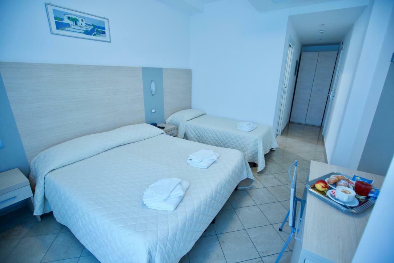 Hotel Etoile Rimini Extérieur photo
