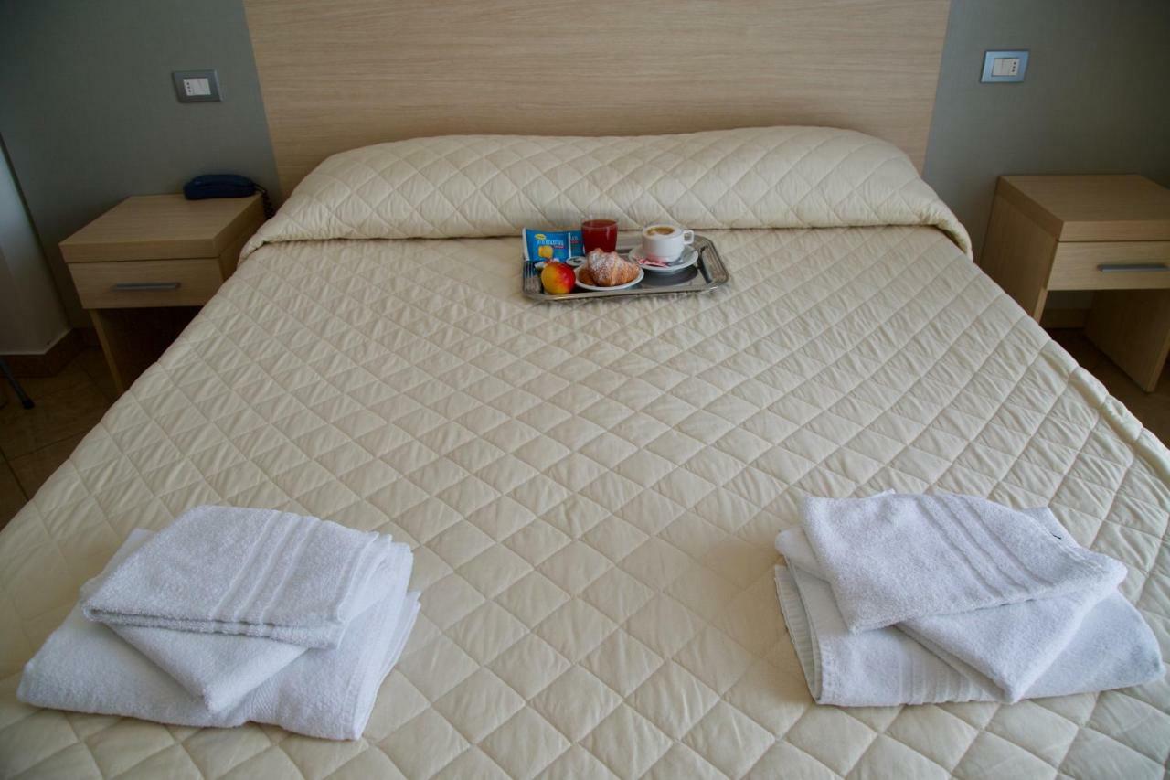 Hotel Etoile Rimini Extérieur photo